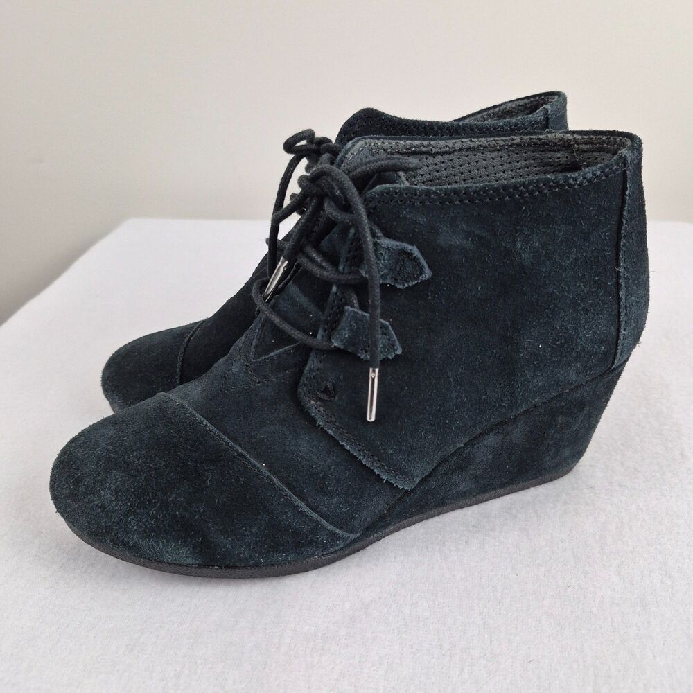 TOMS Black Suede Wedge Ankle Boots Women's Size 8 Medium Width Lace Up Boho